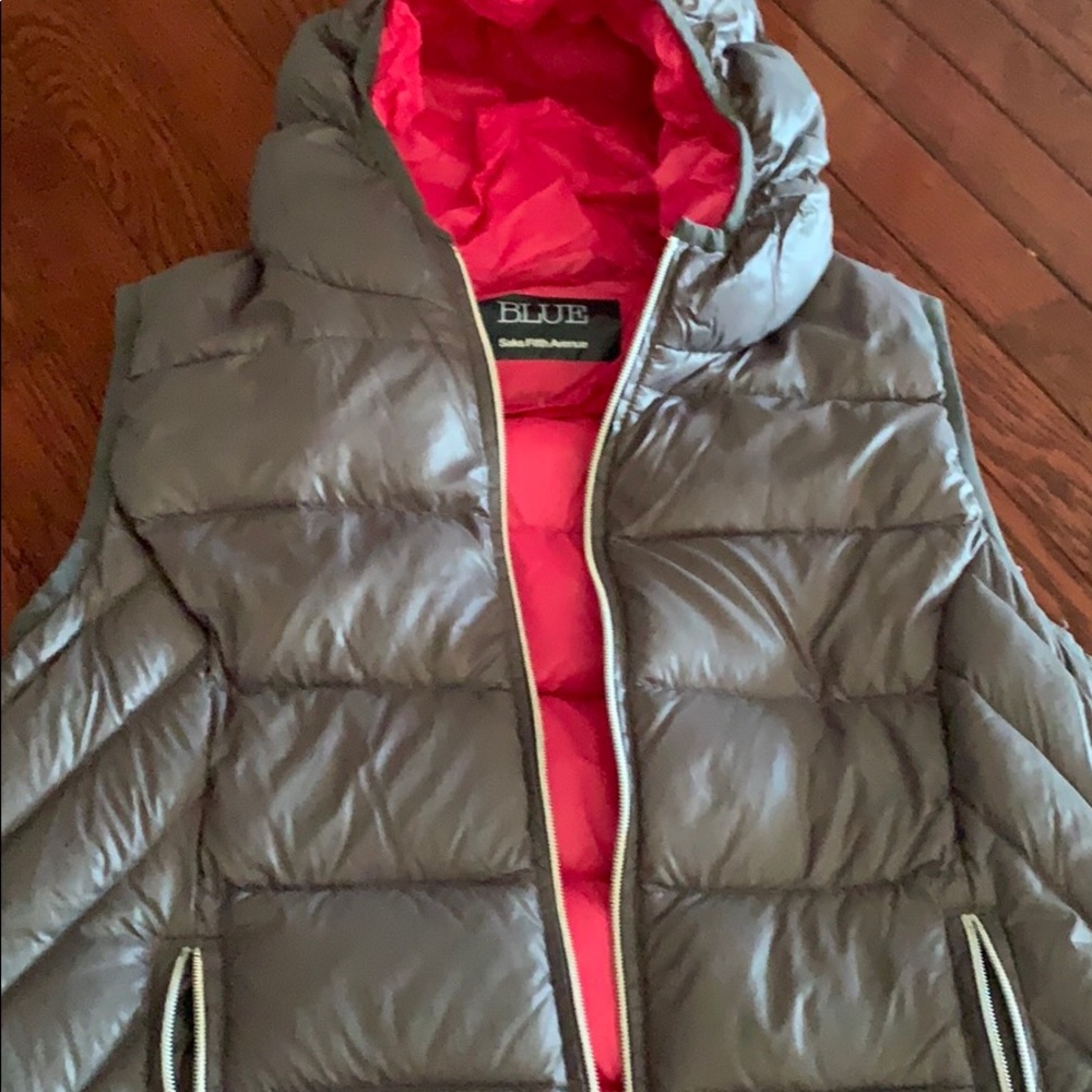 Saks Fifth Avenue Junior Vest with zip pkts